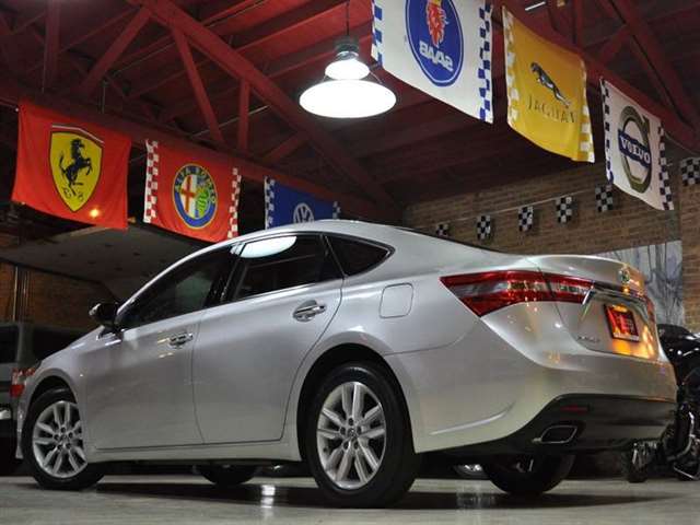 2013 Toyota Avalon XLE 4dr Sedan